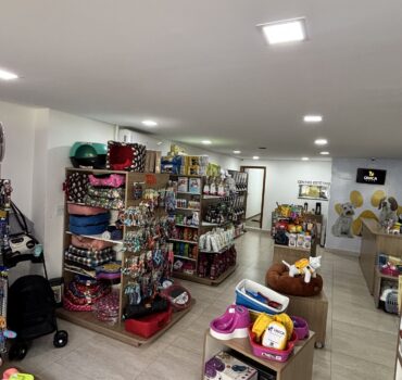 Imagem geral do interior da loja Única Pets em Ribeirão Preto